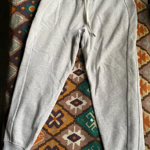 Lululemon Athletica Scuba High Rise Jogger Pants Light Grey Women’s Size 12 - Picture 8 of 10